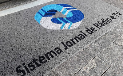 ef46b2_417758621dfd47a6b2e1a9075cba4fe9~mv2